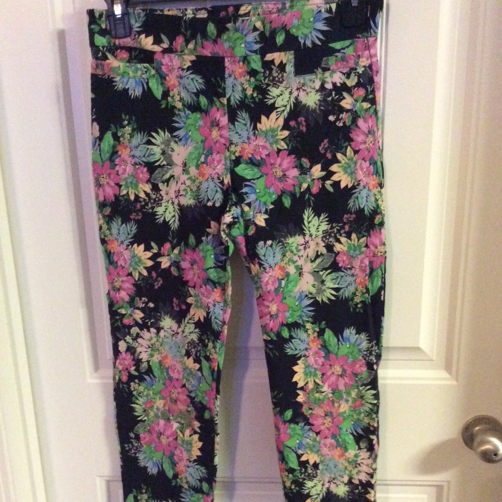 Ankle pants